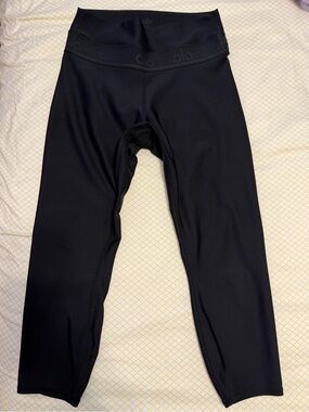 Alo Yoga High-Waist Airlift Logo Waistband
